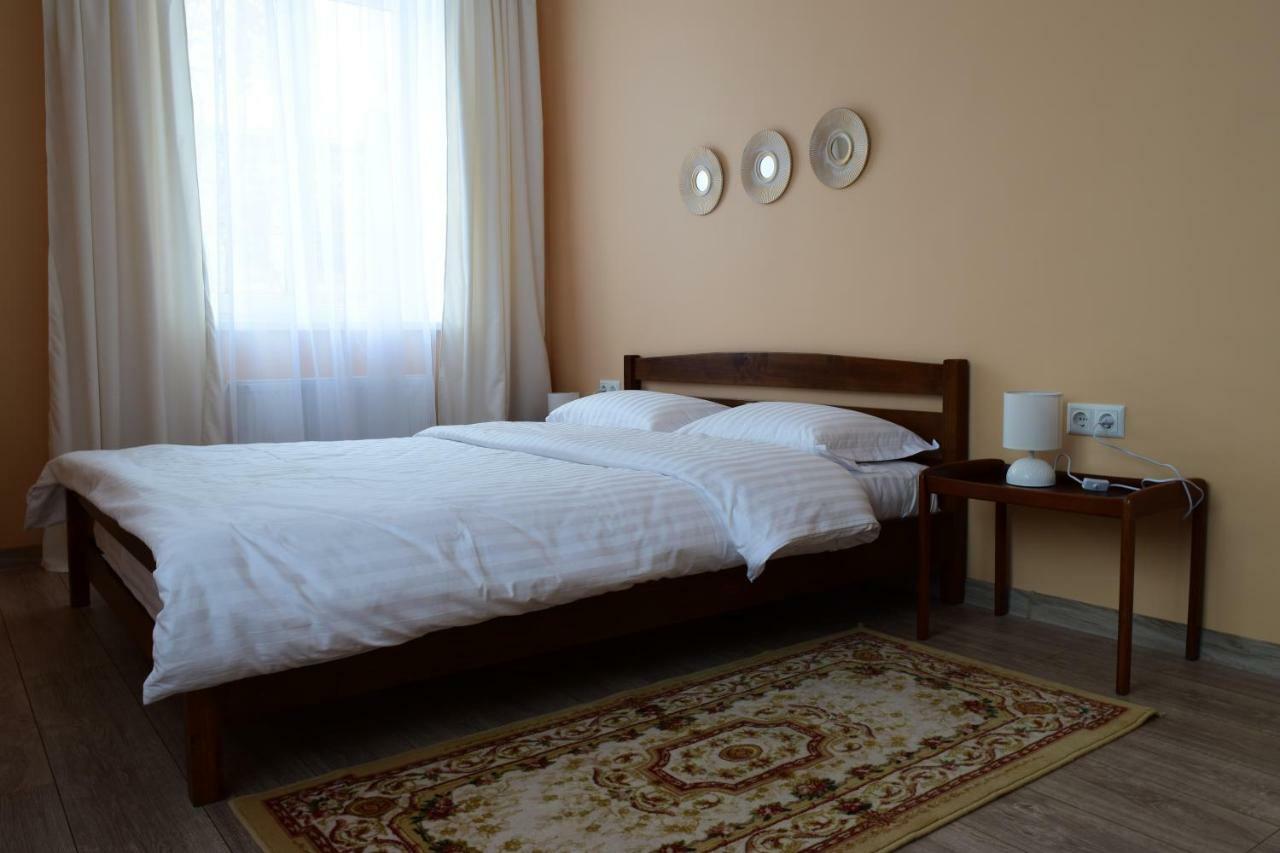 Central Comfortable One-Bedroom Apartment Chisinau Exterior photo